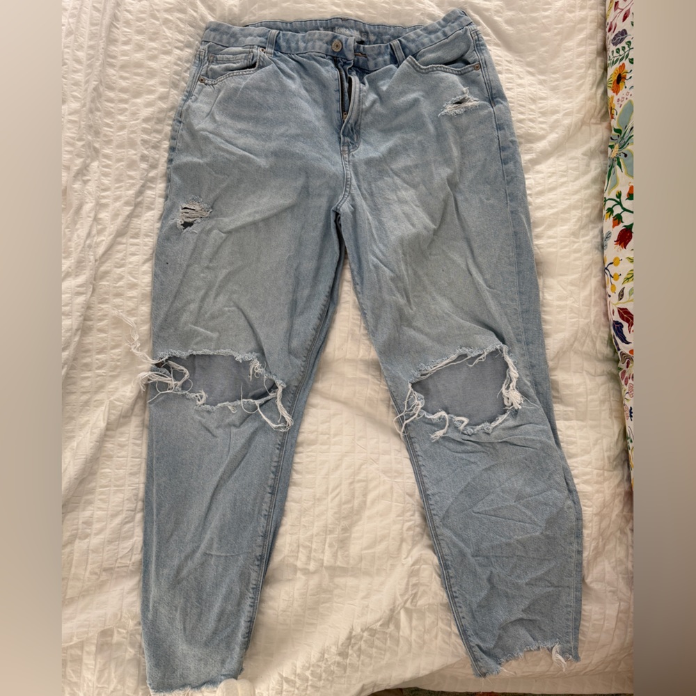 American Eagle Outfitters Light Blue Boyfriend Jeans